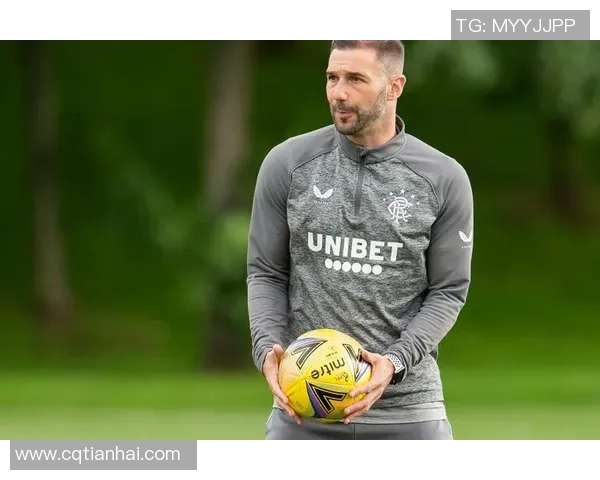 足球明星汤姆森的传奇之路与他在绿茵场上的辉煌成就揭秘