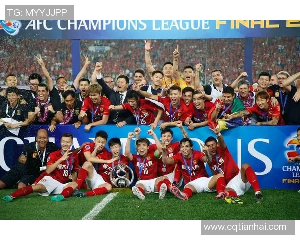 香港足球明星队与成都车队的精彩对决引发球迷热烈期待